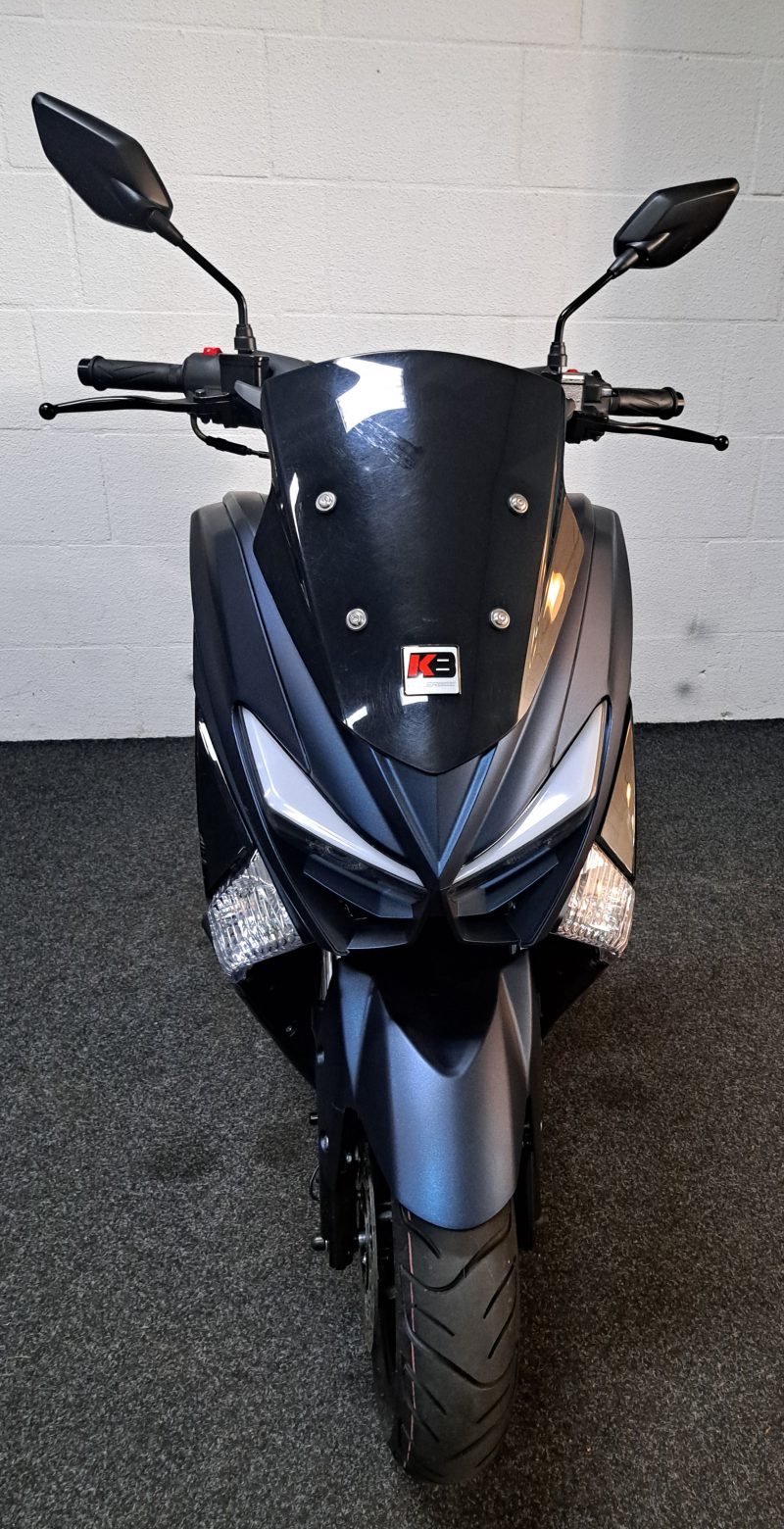 Zwarte Killerbee B-Max bromscooter - Afbeelding 6