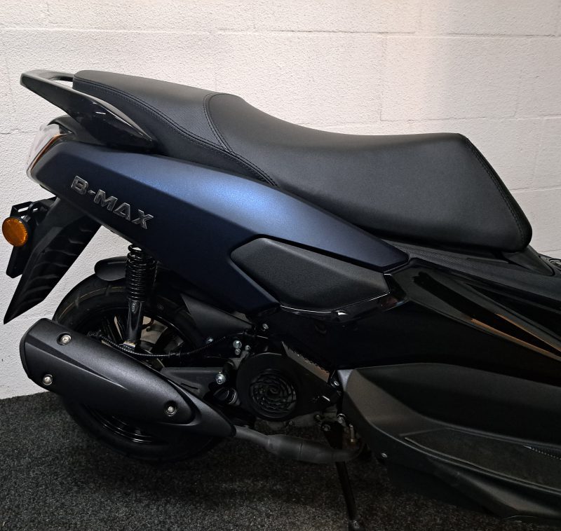 Zwarte Killerbee B-Max bromscooter - Afbeelding 8