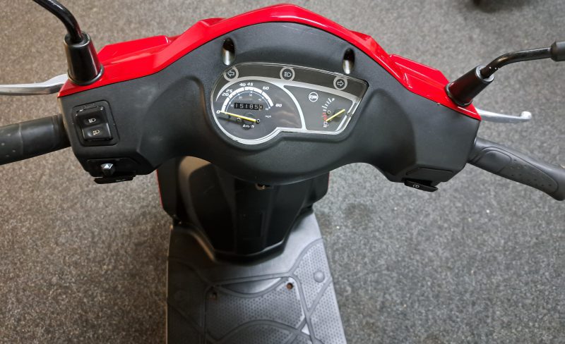 Rode Sym Orbit II bromscooter - Afbeelding 5