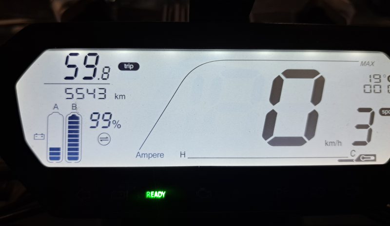 Zwarte Super Soco CPX elektrische scooter - Afbeelding 7