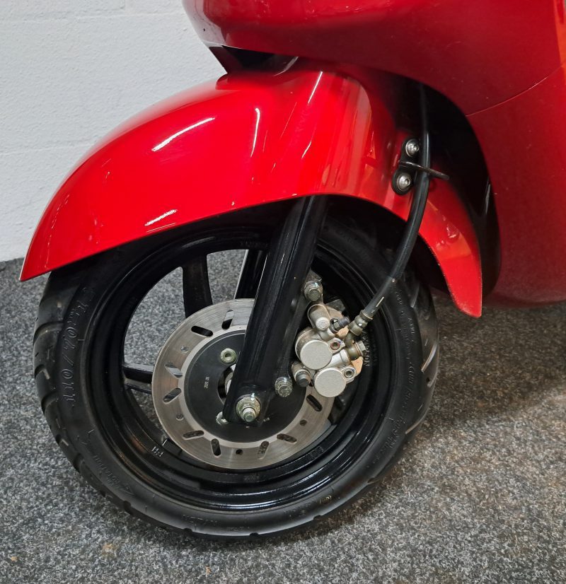 Rode Sym Fiddle II bromscooter - Afbeelding 4