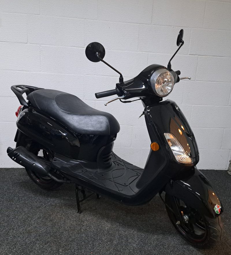 Zwarte Sym Fiddle II bromscooter - Afbeelding 9