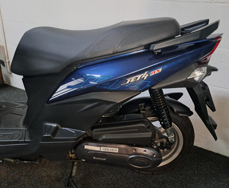 Blauwe Sym Jet 4 RX bromscooter - Afbeelding 3