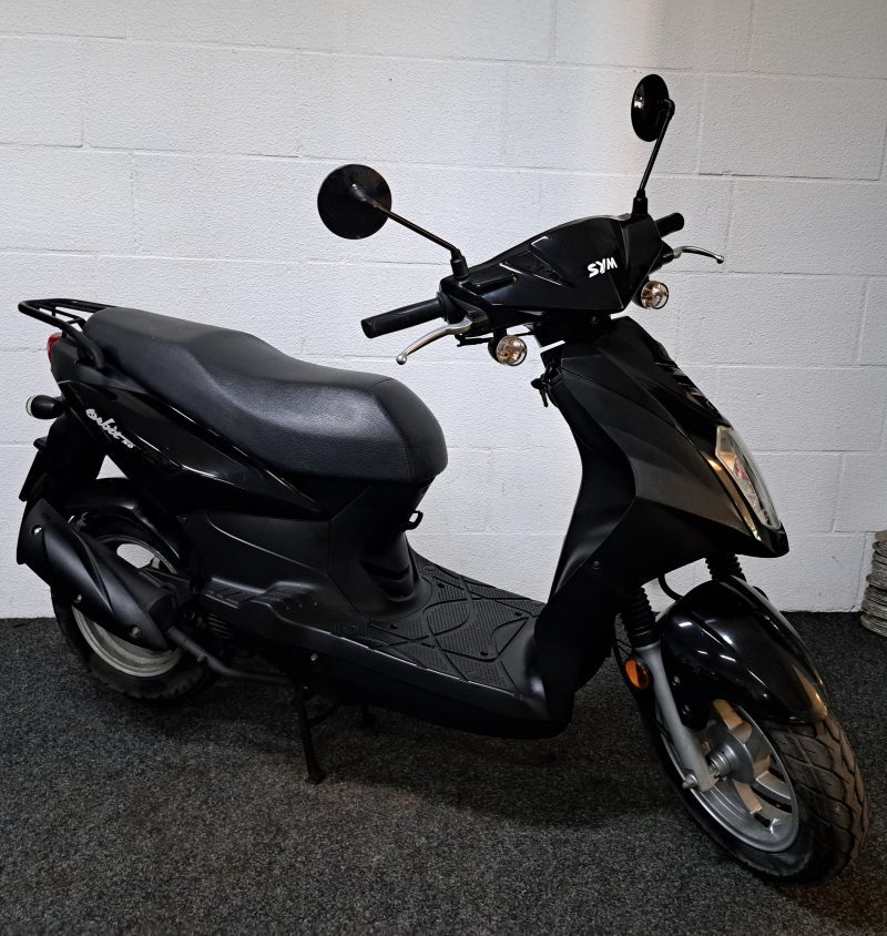Zwarte Sym Orbit 50 snorscooter - Afbeelding 4