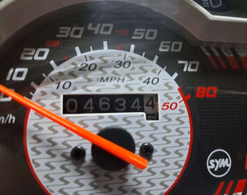 Sym Orbit III bromscooter in de kleur Nardo Grey - Afbeelding 8