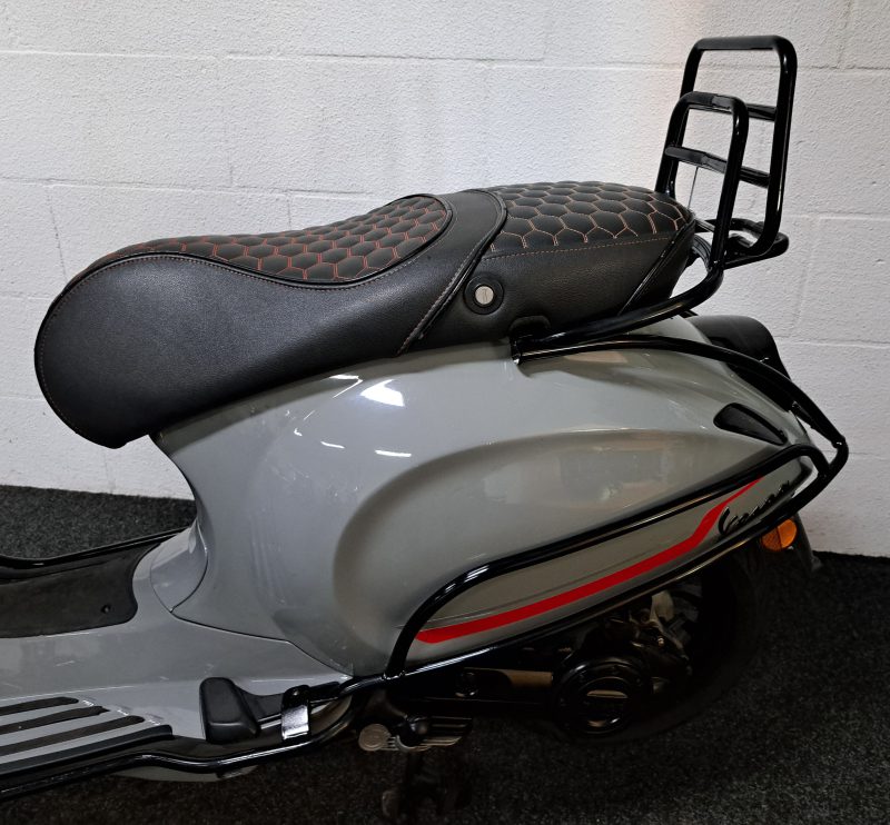 Vespa Sprint bromscooter, nardo grijs - Afbeelding 3