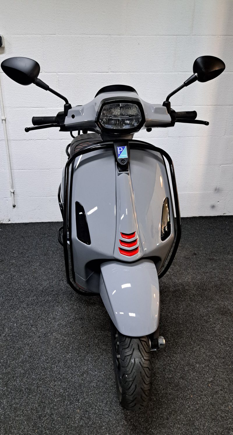 Vespa Sprint bromscooter, nardo grijs - Afbeelding 4