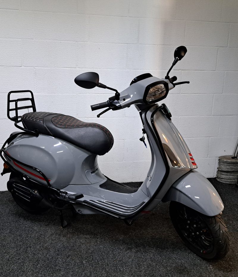 Vespa Sprint bromscooter, nardo grijs - Afbeelding 5
