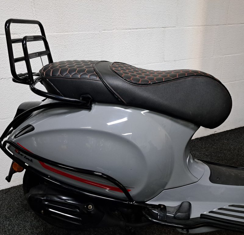 Vespa Sprint bromscooter, nardo grijs - Afbeelding 6