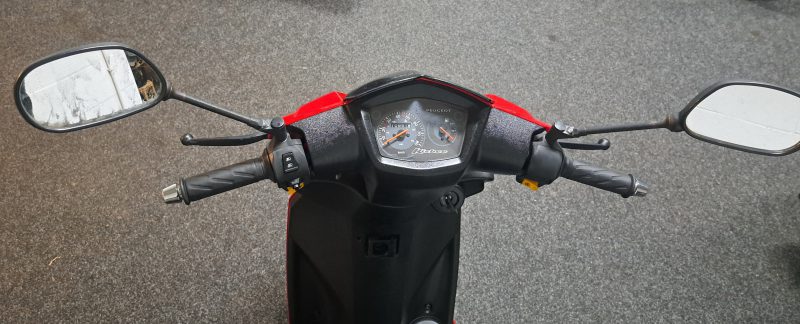 Peugeot Kisbee Sportline bromscooter - Afbeelding 6