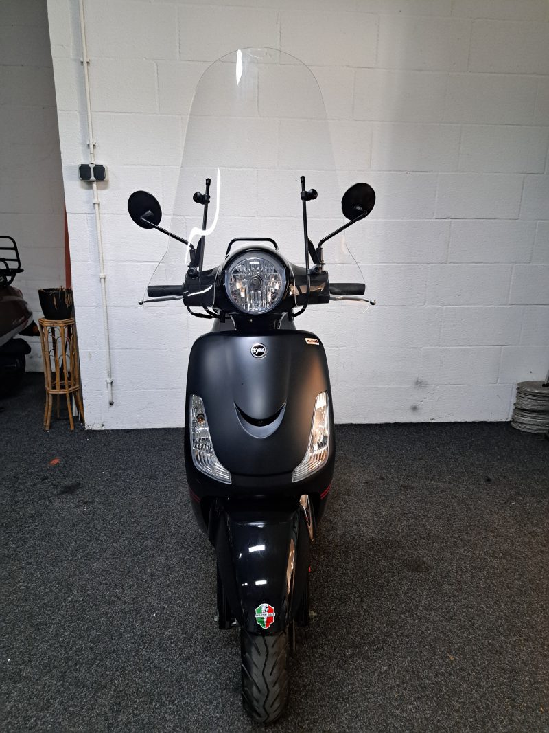 Mat zwarte Sym Fiddle bromscooter - Afbeelding 8