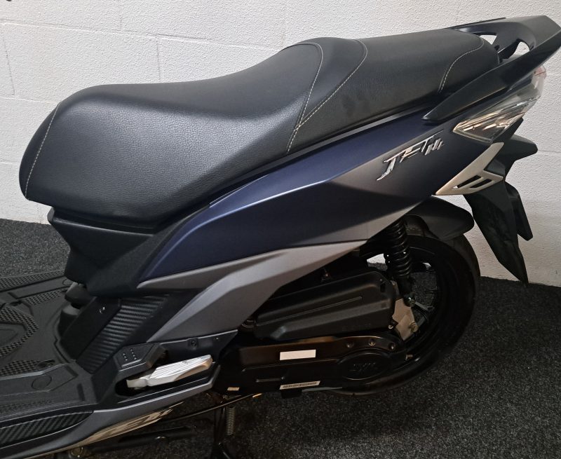 Sym Jet 14 bromscooter in de kleur Submarine Blue - Afbeelding 3
