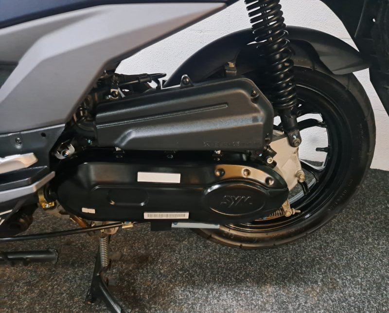 Sym Jet 14 bromscooter in de kleur Submarine Blue - Afbeelding 4