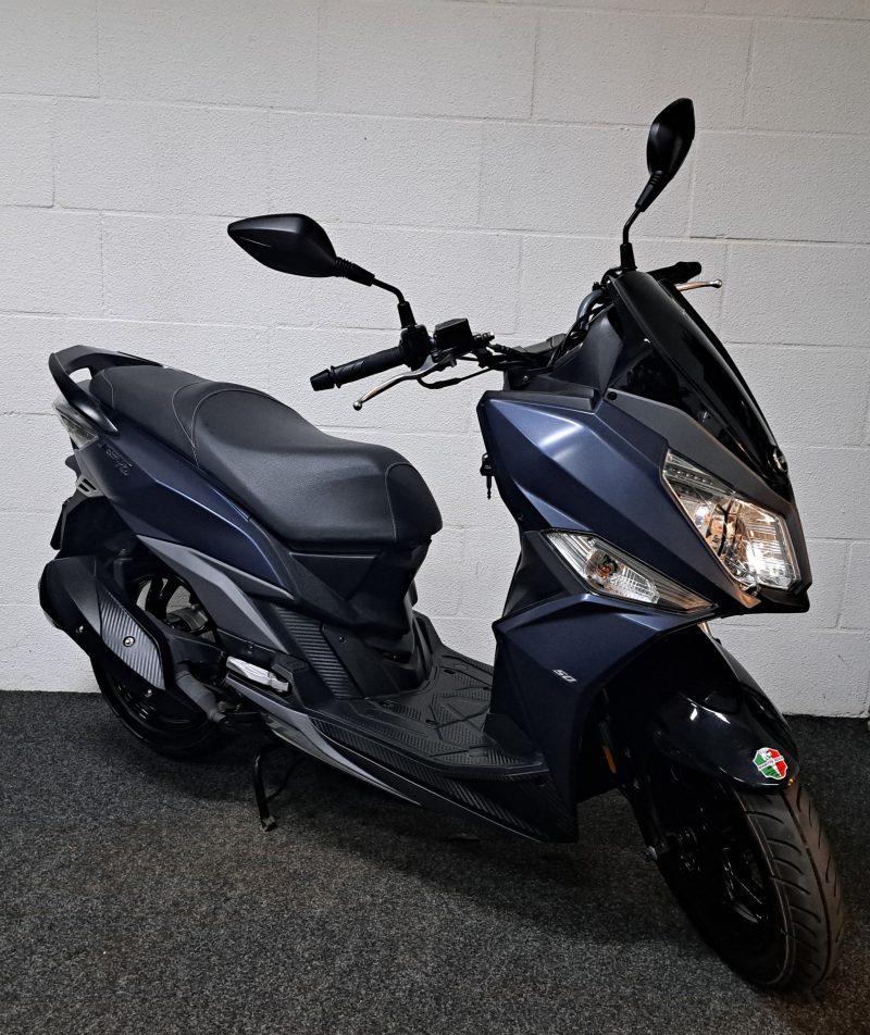 Sym Jet 14 bromscooter in de kleur Submarine Blue - Afbeelding 5