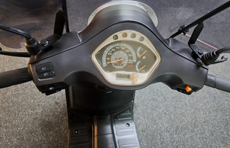 GTS Toscana Pure antraciet kleurige bromscooter - Afbeelding 8