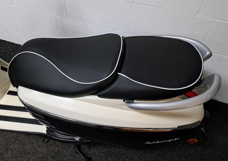 Peugeot Django bromscooter crème kleurig - Afbeelding 4
