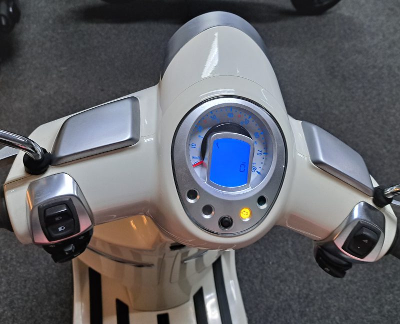 Peugeot Django bromscooter crème kleurig - Afbeelding 6