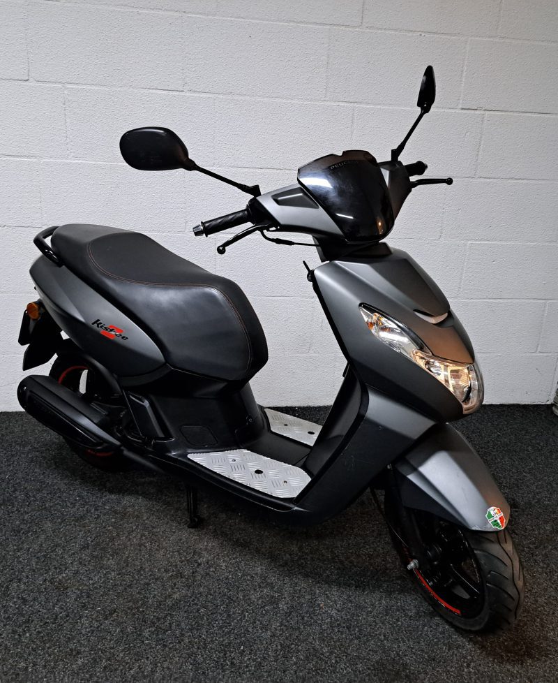Mat grijze Peugeot Kisbee bromscooter - Afbeelding 8