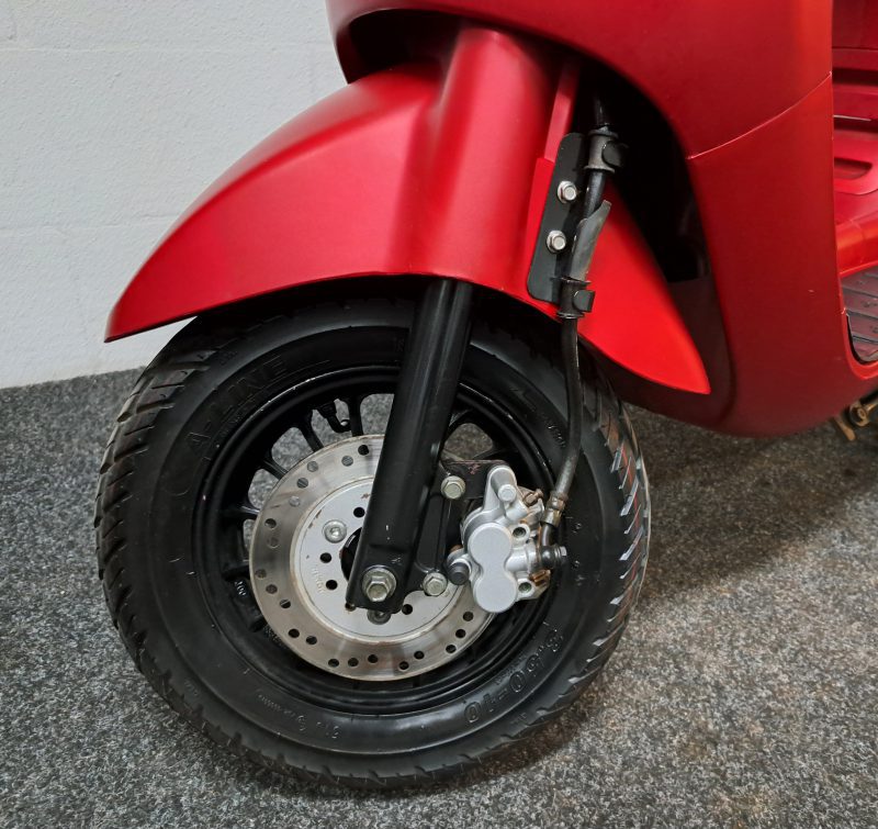 Znen mat rode bromscooter - Afbeelding 5