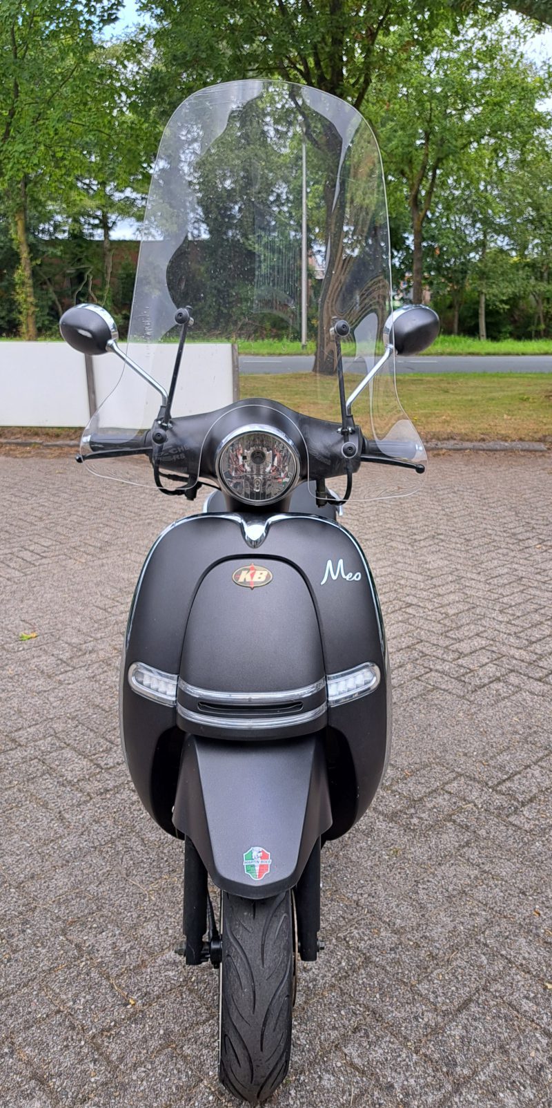 Killerbee Meo mat zwarte bromscooter - Afbeelding 9