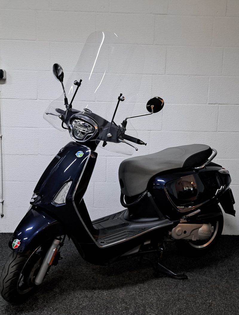 Blauwe Kymco Like bromscooter