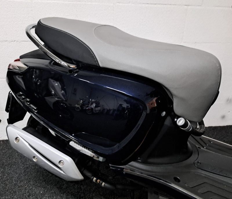 Blauwe Kymco Like bromscooter - Afbeelding 8