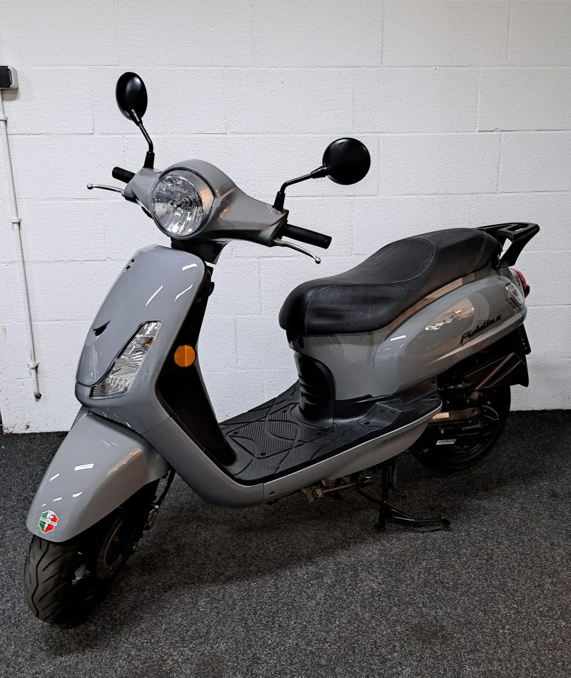 Sym Fiddle II bromscooter, Nardo Grey
