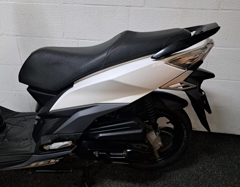 Sym Jet 14 witte bromscooter - Afbeelding 2