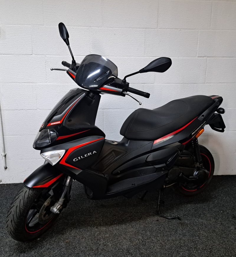 Gilera Runner SP bromscooter