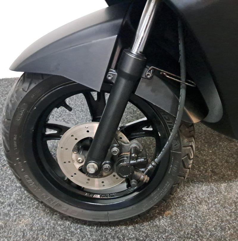 Peugeot Kisbee mat zwarte bromscooter - Afbeelding 8
