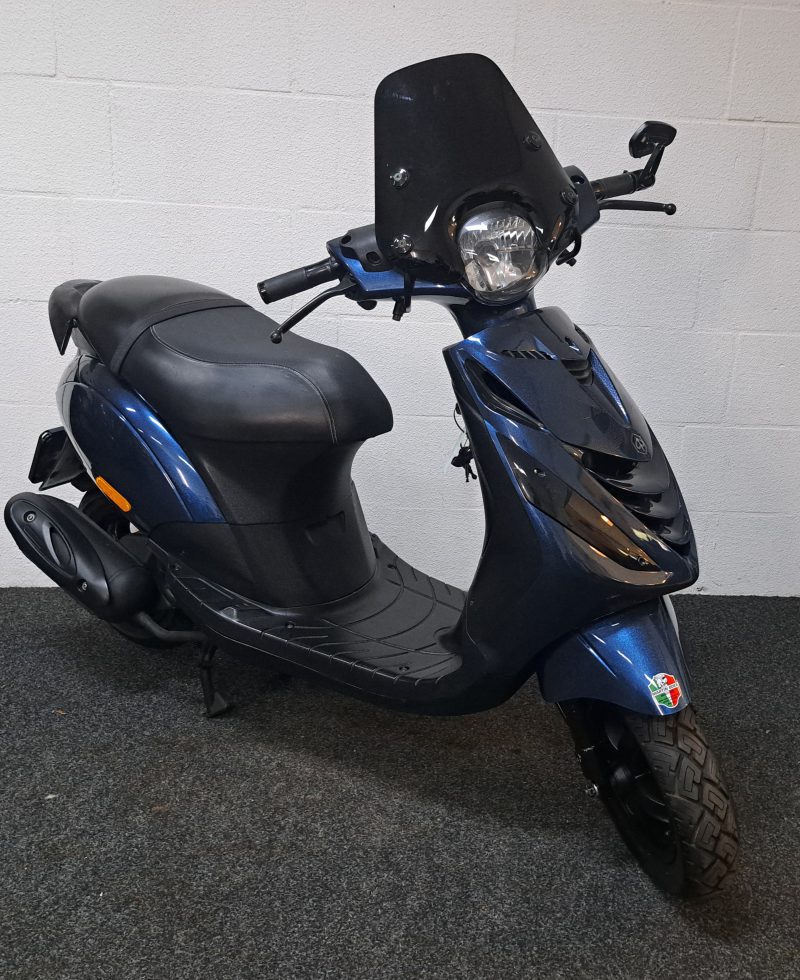 Blauwe Piaggio Zip bromscooter - Afbeelding 6