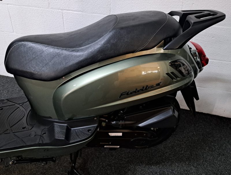 Olijf groene Sym Fiddle II bromscooter - Afbeelding 3