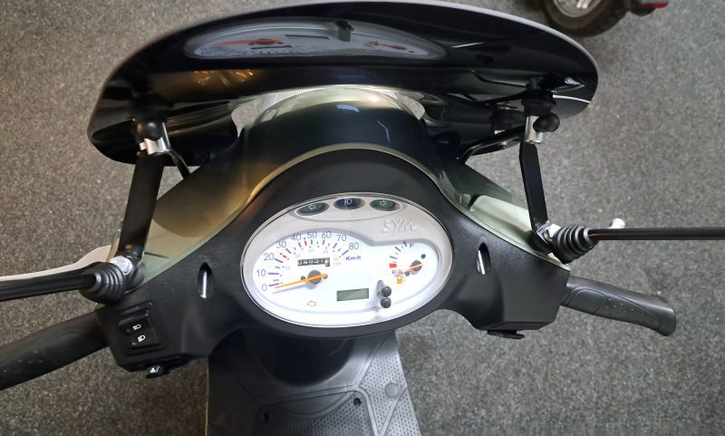 Olijf groene Sym Fiddle II bromscooter - Afbeelding 4