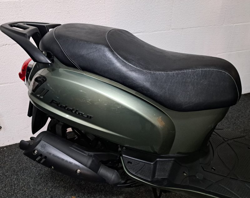 Olijf groene Sym Fiddle II bromscooter - Afbeelding 9