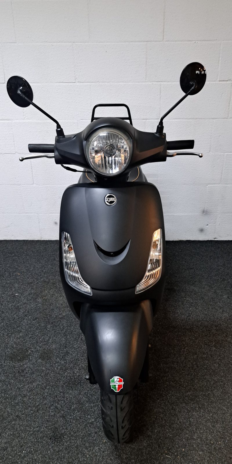 Mat zwarte Sym Fiddle II bromscooter - Afbeelding 8
