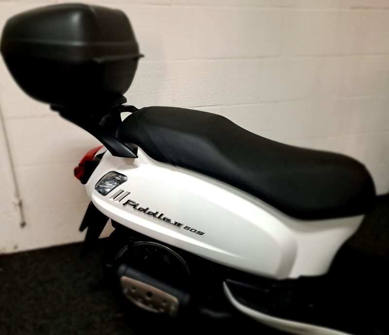 Witte Sym Fiddle II bromscooter - Afbeelding 4