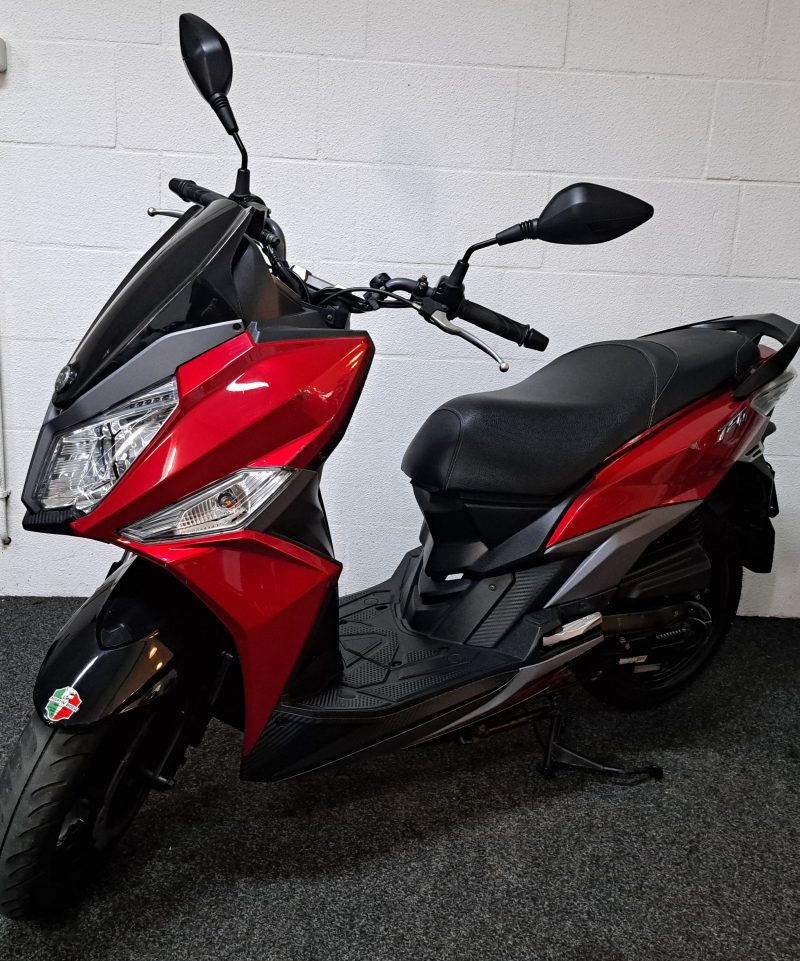 Rode Sym Jet 14 snorscooter
