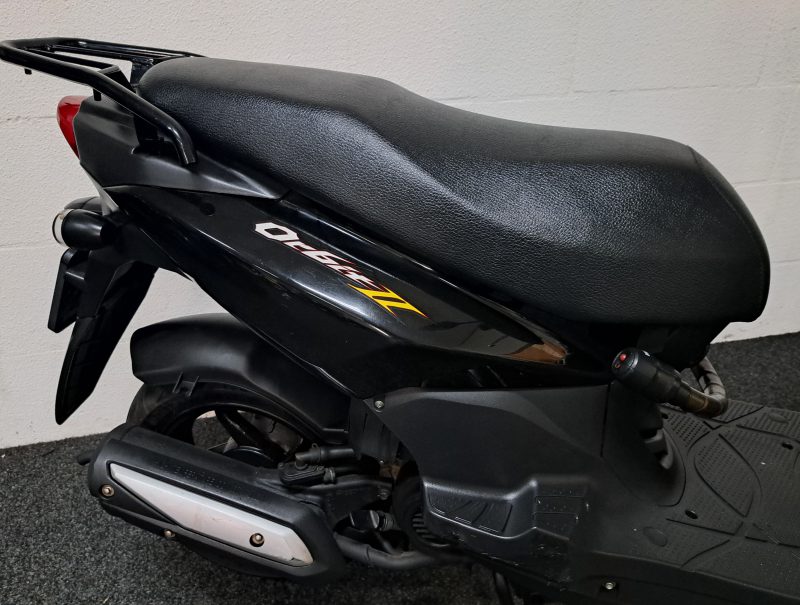 Peugeot Kisbee mat zwarte bromscooter - Afbeelding 9
