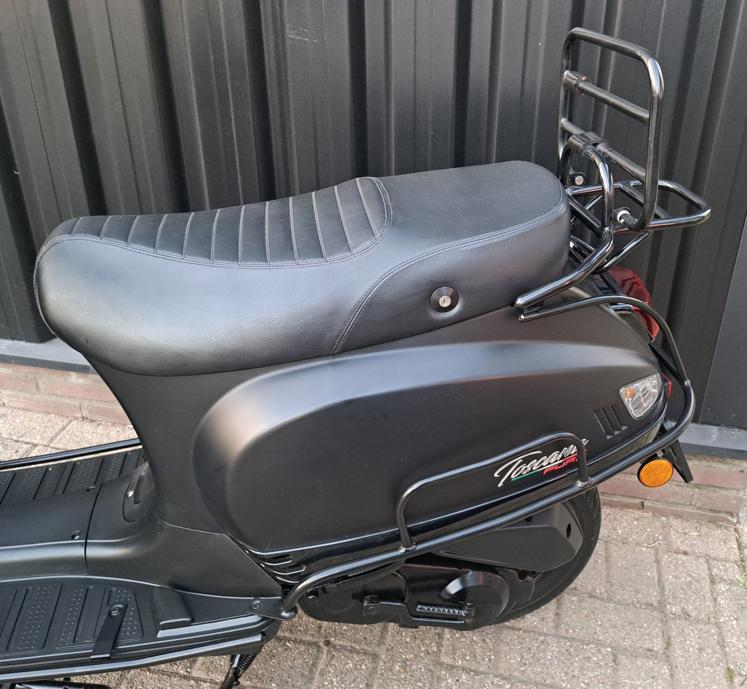 GTS Toscana Pure mat zwarte bromscooter - Afbeelding 2