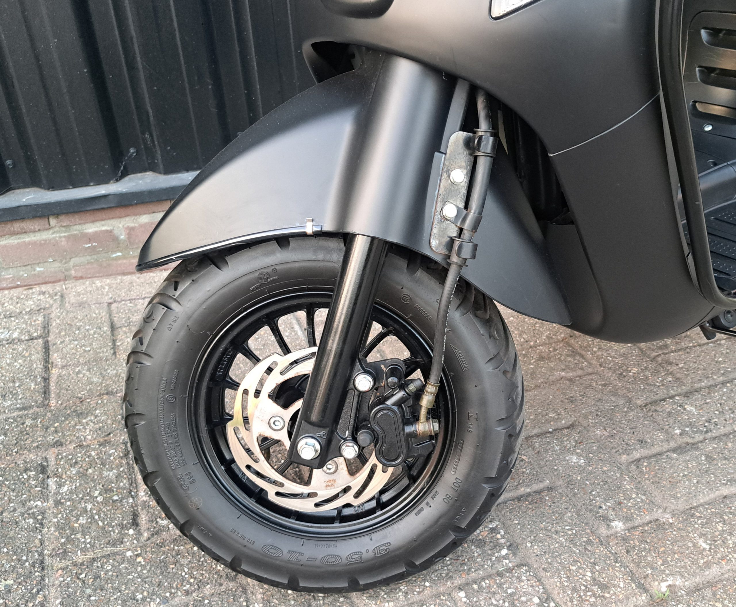 GTS Toscana Pure mat zwarte bromscooter - Afbeelding 3