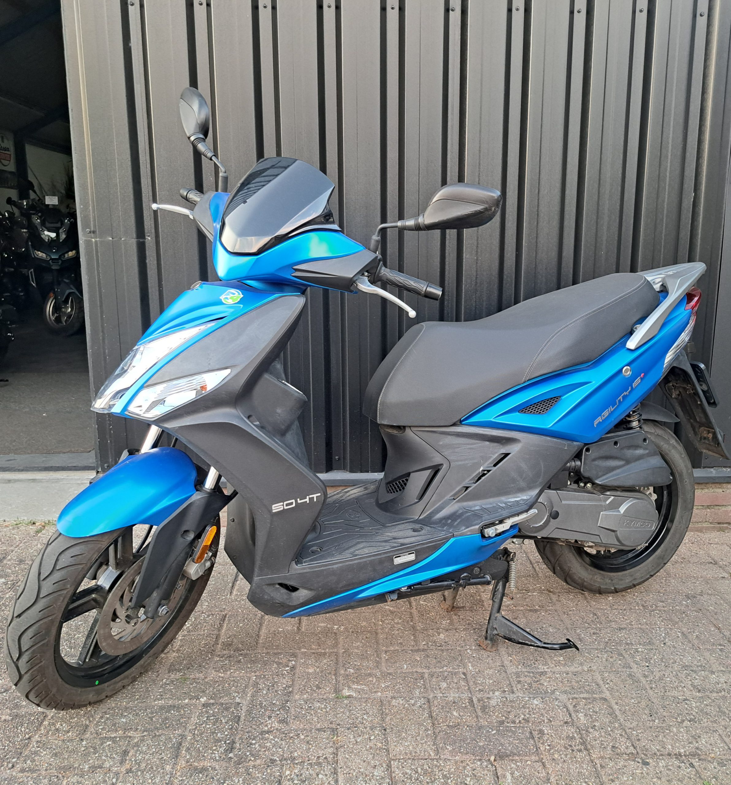 Blauwe Kymco Agility 16 bromscooter