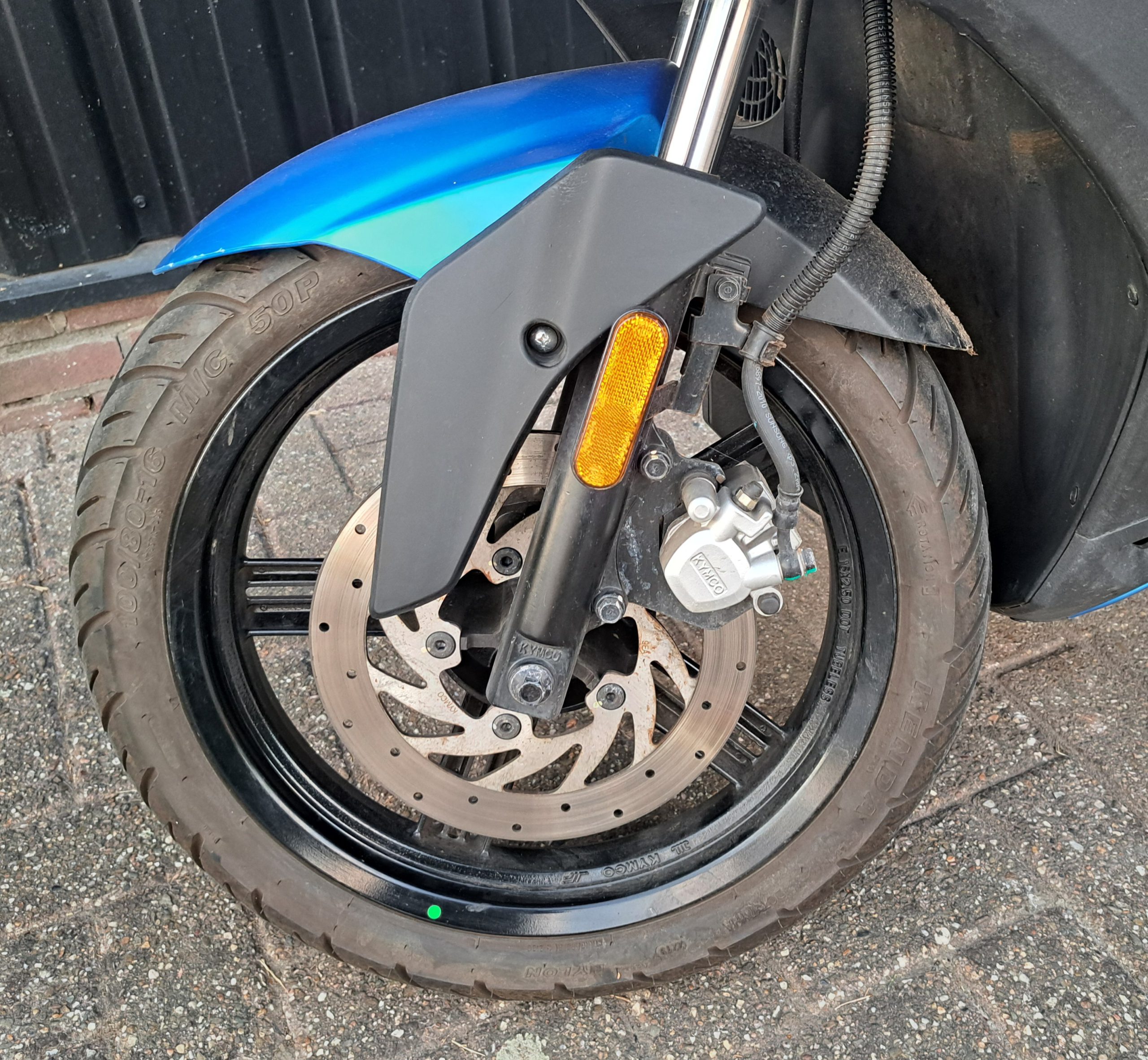 Blauwe Kymco Agility 16 bromscooter - Afbeelding 3