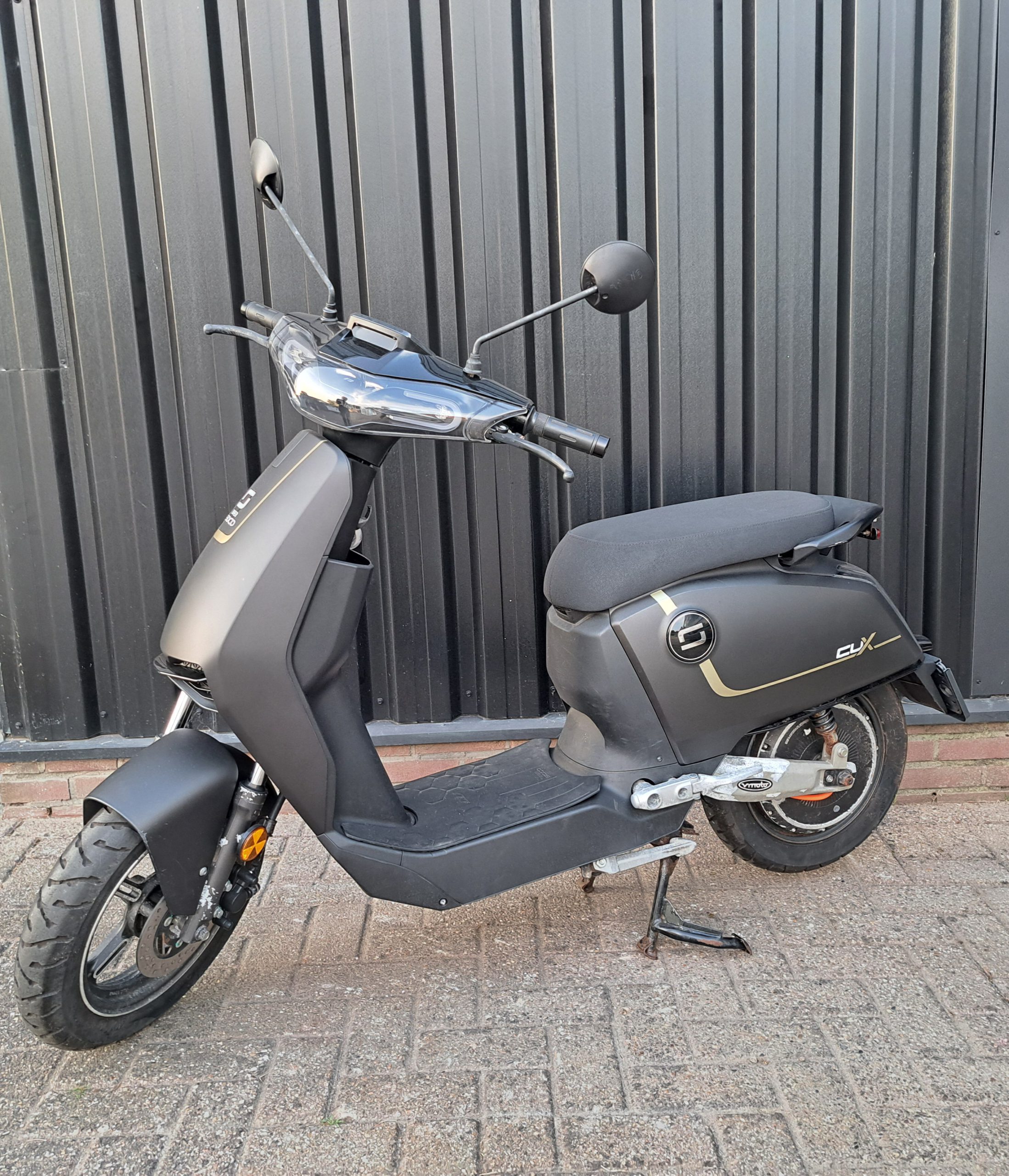 Super Soco Cux elektrische snorscooter Charcoal Grey