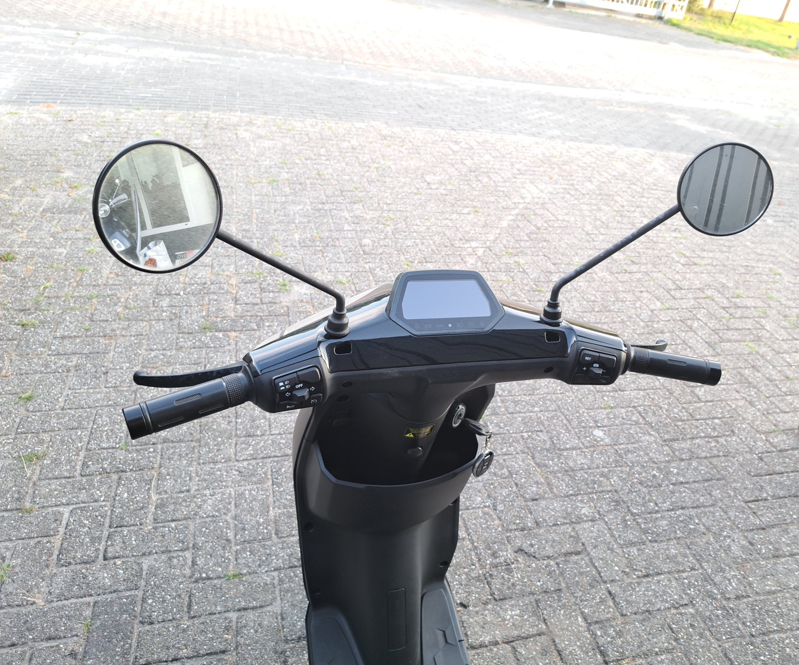 Super Soco Cux elektrische snorscooter Charcoal Grey - Afbeelding 10