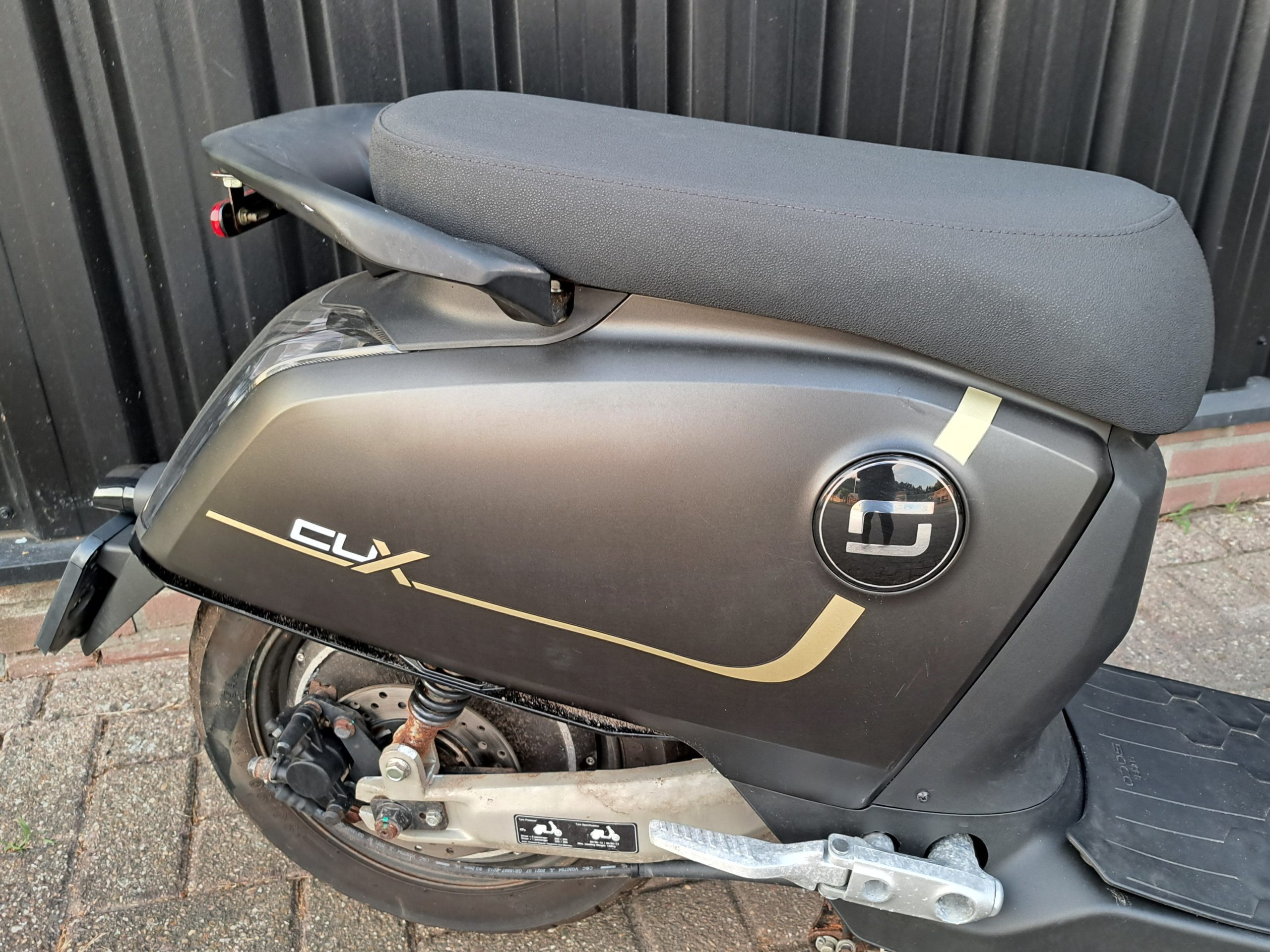 Super Soco Cux elektrische snorscooter Charcoal Grey - Afbeelding 8