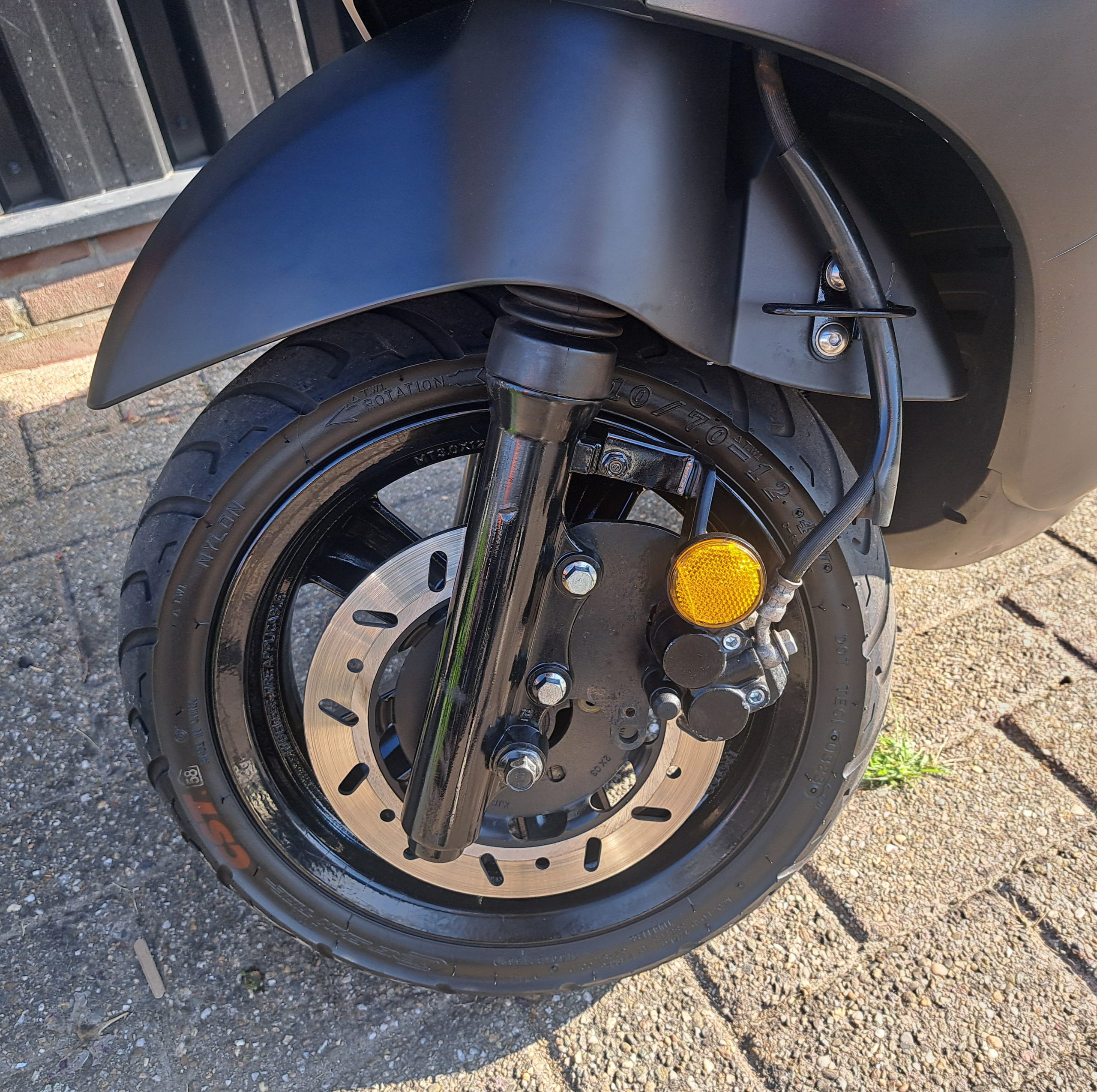 Sym Fiddle VI EFI bromscooter mat zwart - Afbeelding 2
